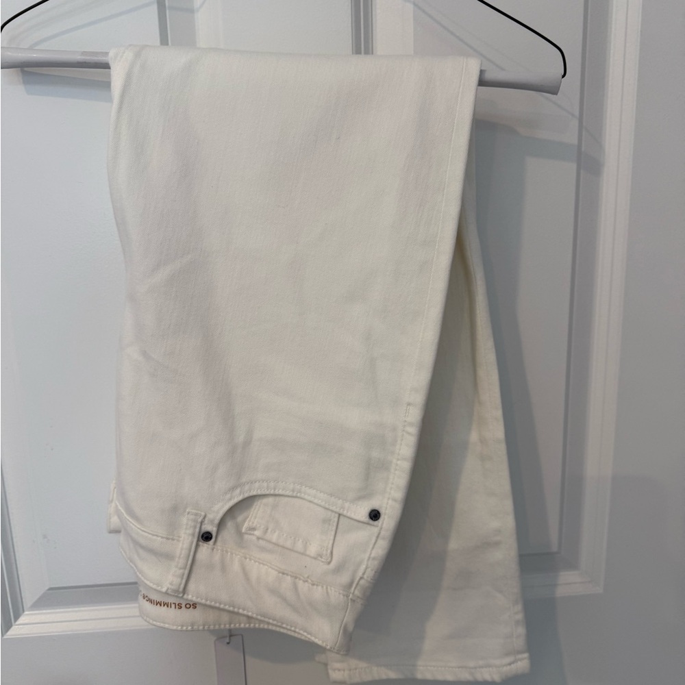 Chico’s so slimming Girlfriend slim leg White Jeans size 1.5 or size 10